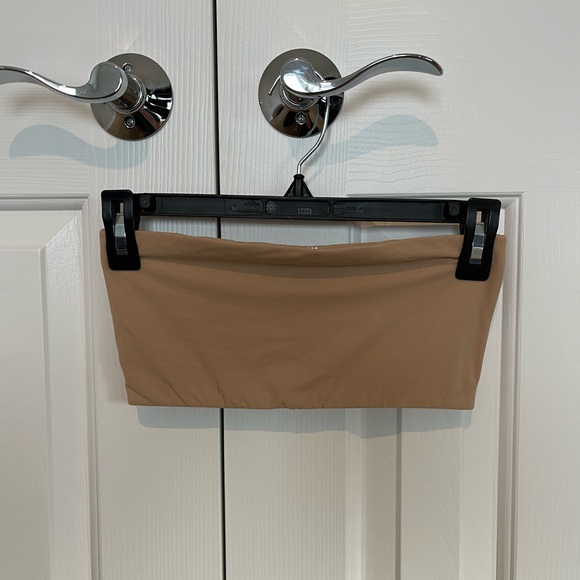 SKIMS Fits Everybody Bandeau in Sienna - Picture 8 of 10